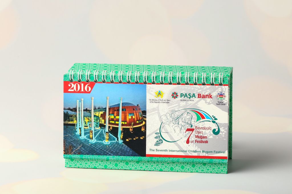 Desk calendar 2016 on spiral — 7th Mugham Festival, PAŞA Bank, photo of Heydar Aliyev Centre, green ornamental design